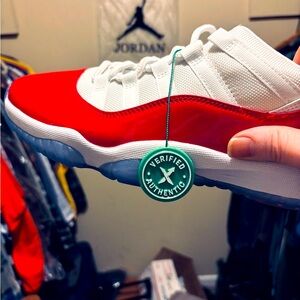 Cherry Concord Lows. BRAND NEW, NEVER WORN 

Mens sz 12